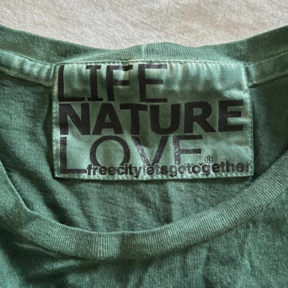 Free City Sleeveless shirt - Picture 6 of 7